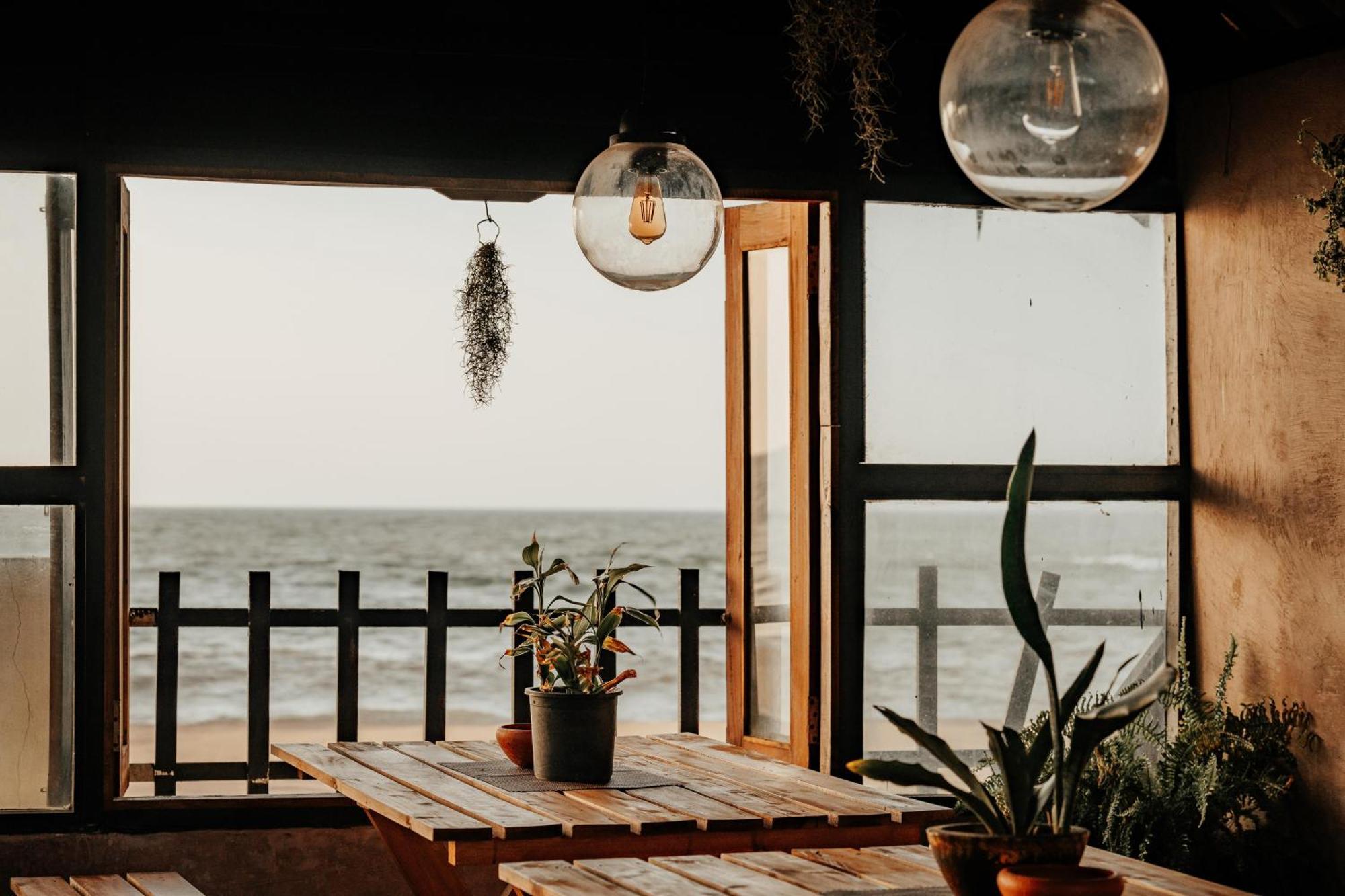 Winston Sea Front Villa Negombo Exterior photo