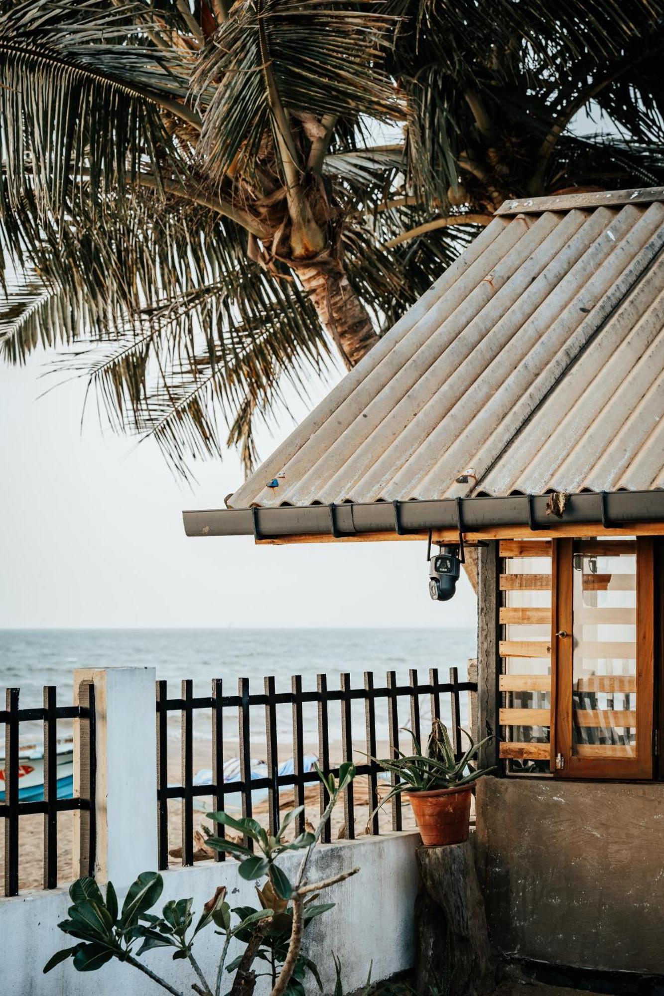 Winston Sea Front Villa Negombo Exterior photo