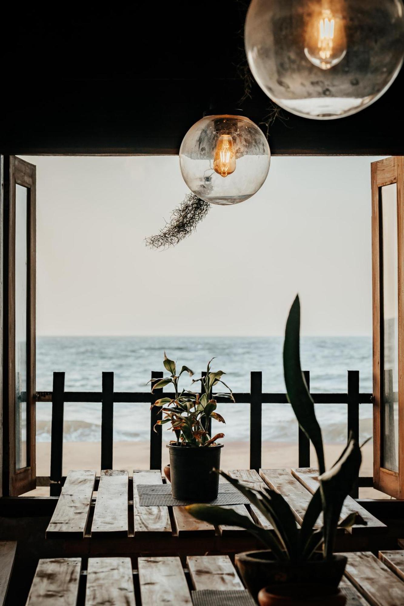 Winston Sea Front Villa Negombo Exterior photo