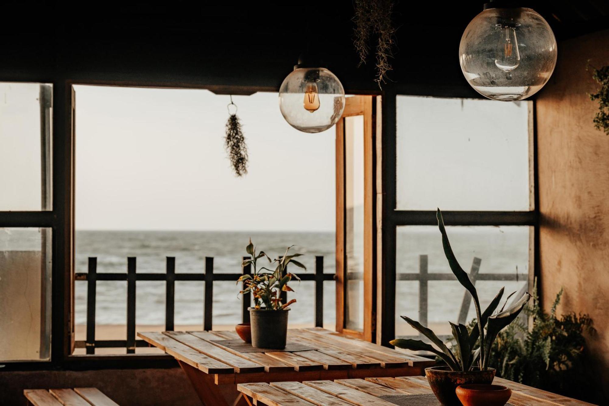 Winston Sea Front Villa Negombo Exterior photo