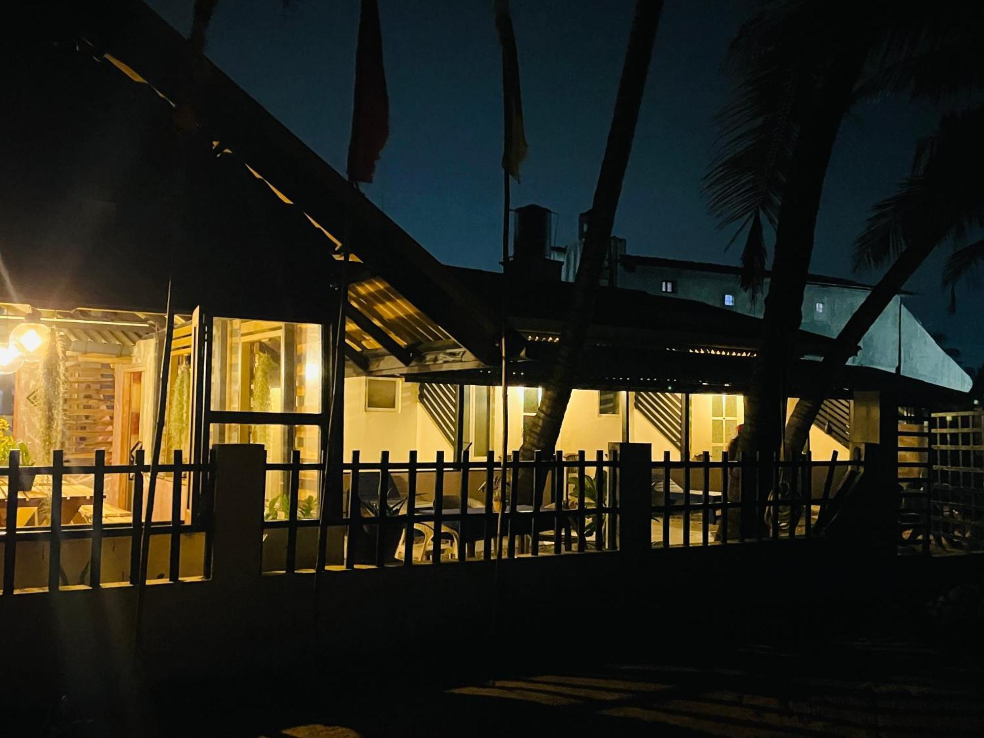 Winston Sea Front Villa Negombo Exterior photo