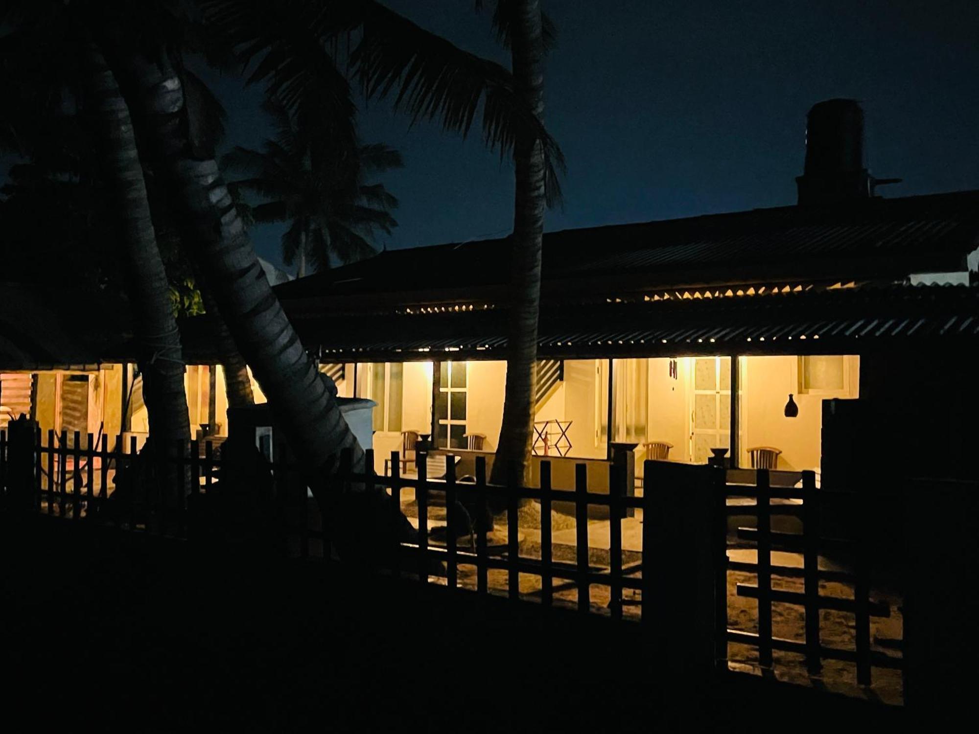 Winston Sea Front Villa Negombo Exterior photo
