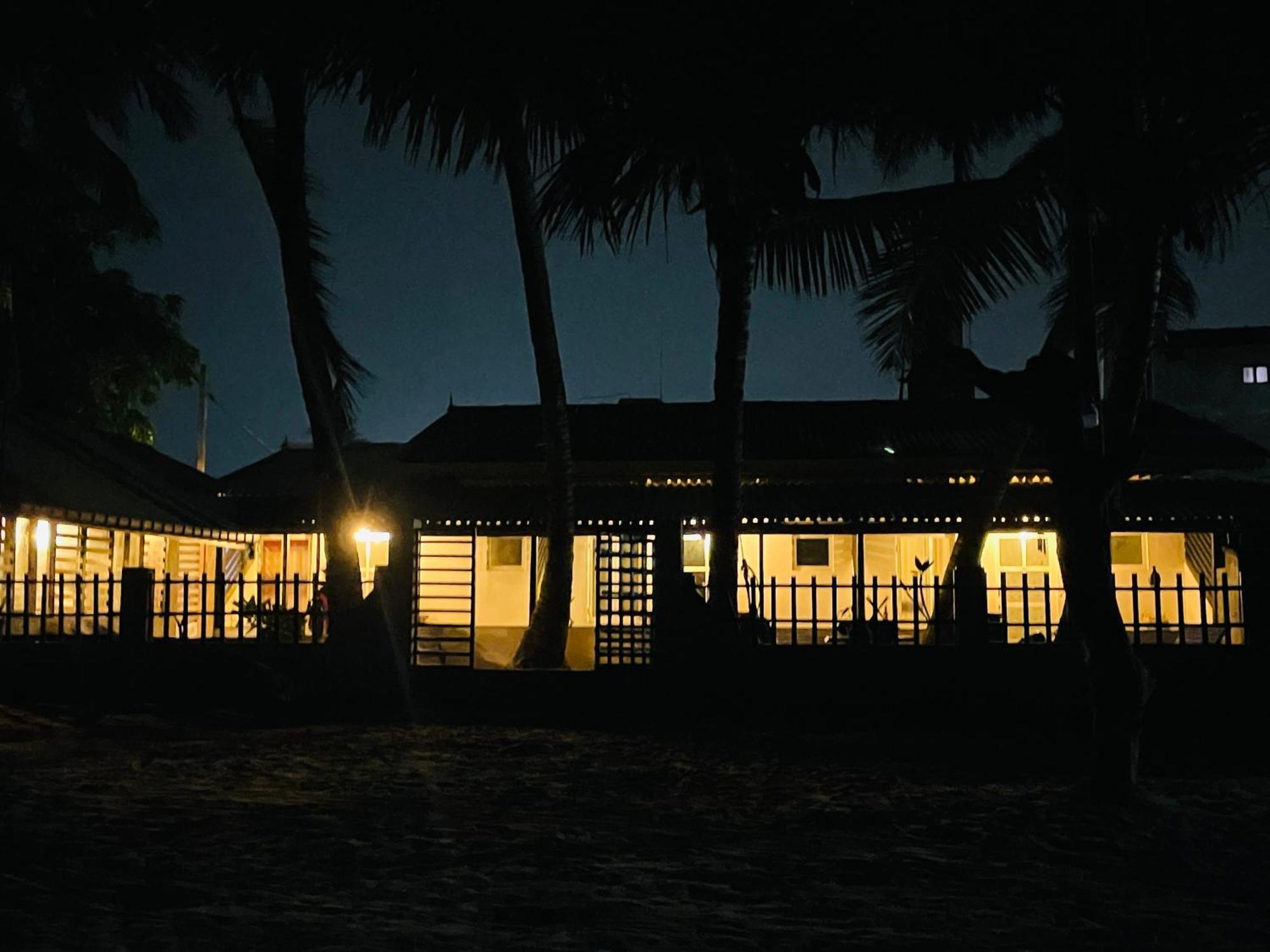 Winston Sea Front Villa Negombo Exterior photo
