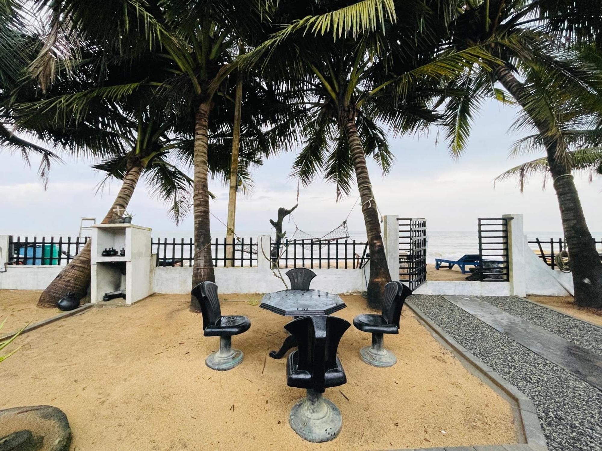 Winston Sea Front Villa Negombo Exterior photo