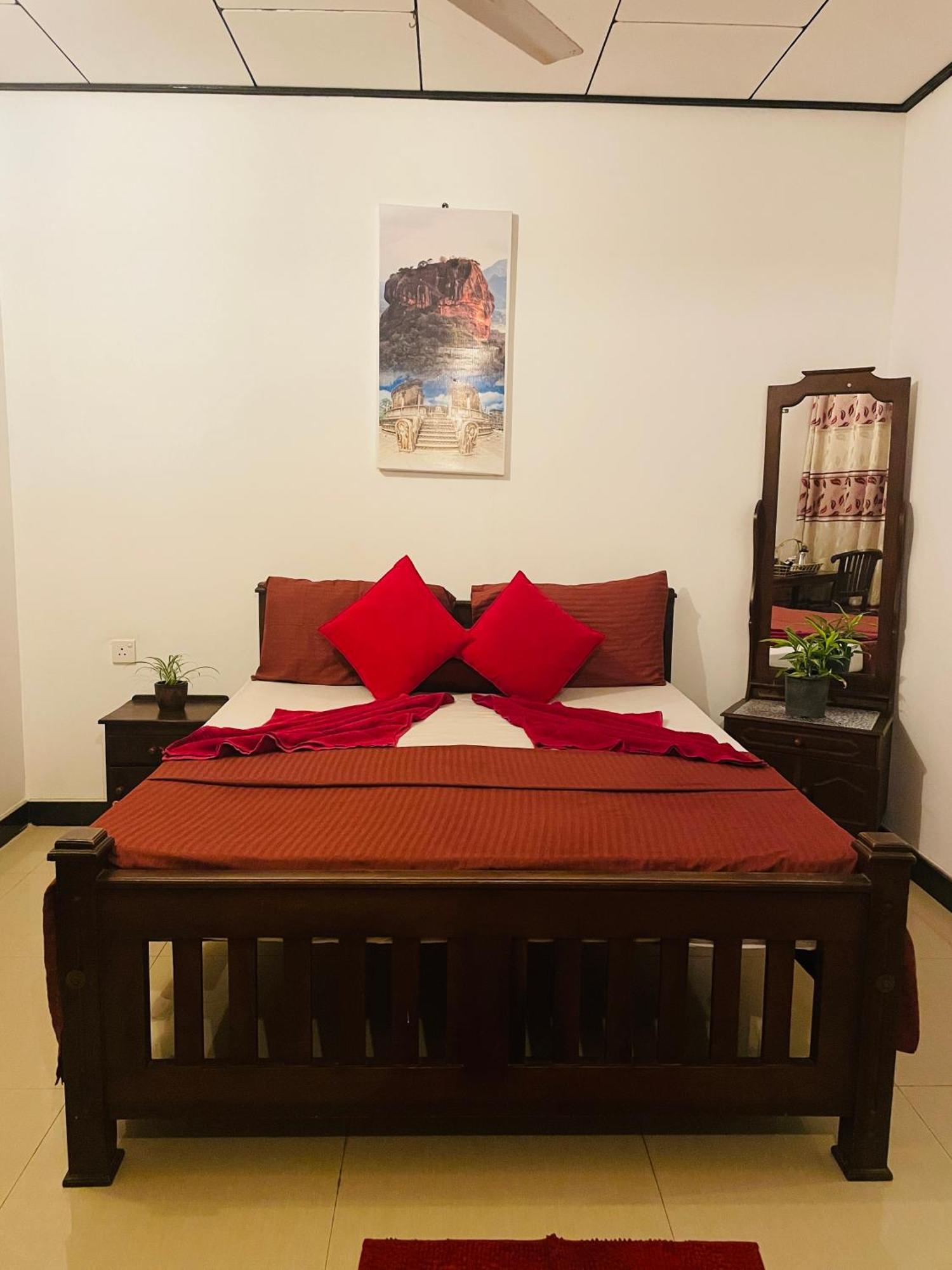 Winston Sea Front Villa Negombo Exterior photo
