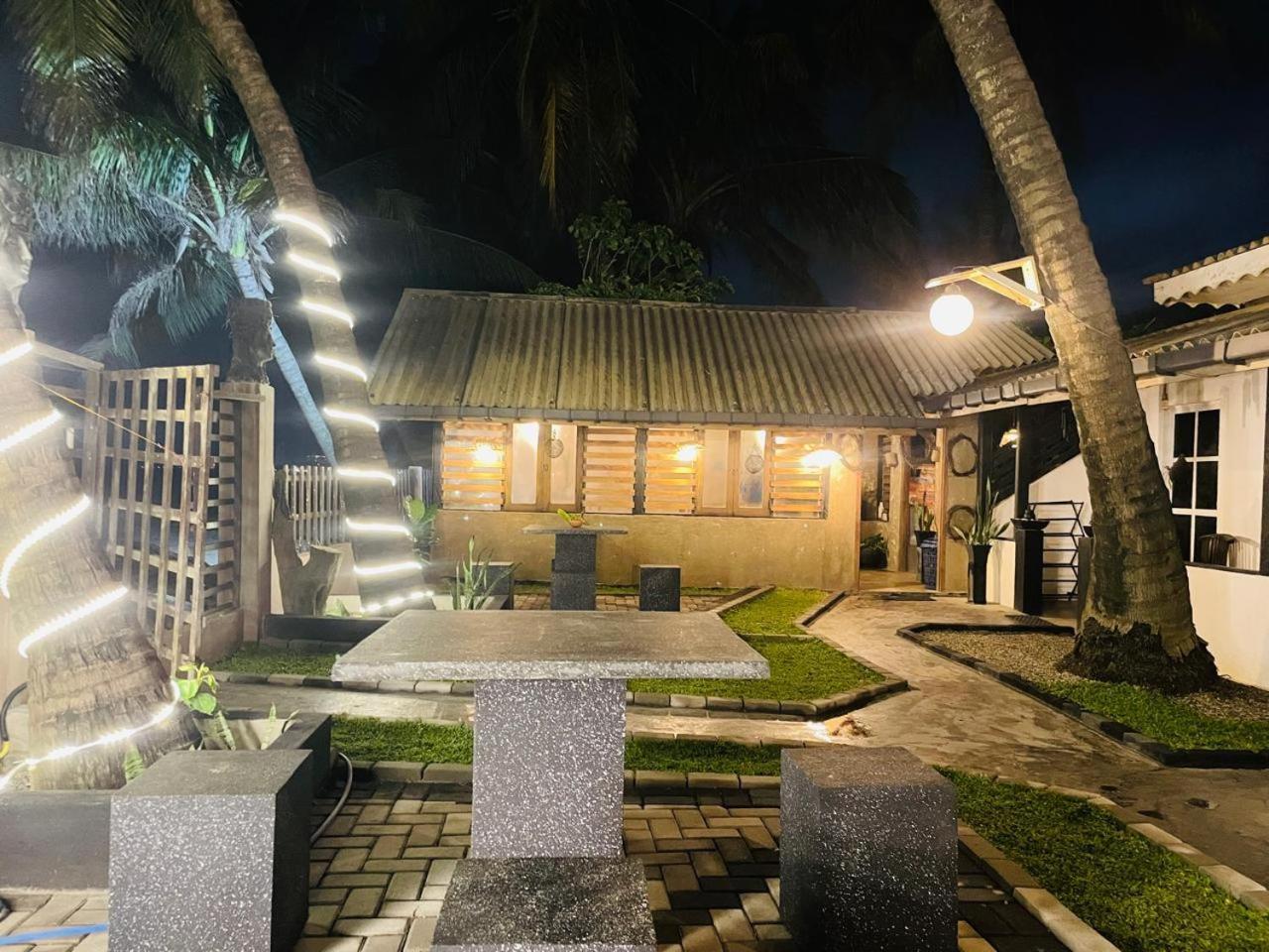 Winston Sea Front Villa Negombo Exterior photo