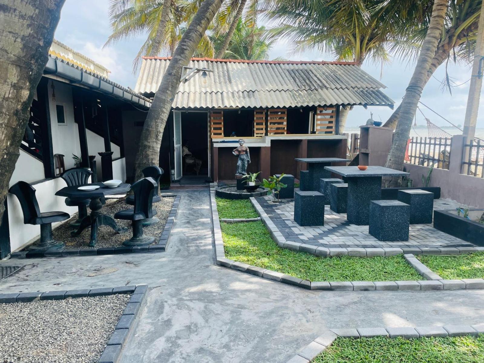 Winston Sea Front Villa Negombo Exterior photo